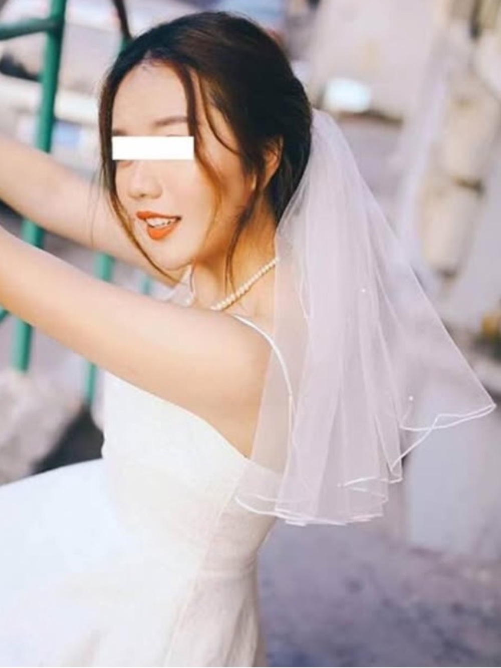 Bridal Veil with bright - White